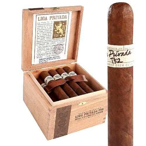Liga Privada T52 by Drew Estates Toro