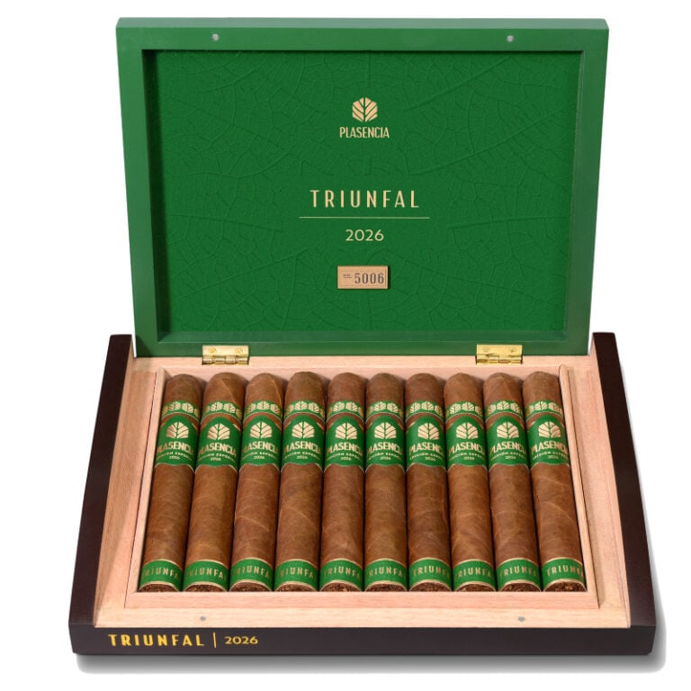 Plasencia Triunfal Cigar Review Open cigar box with premium cigars